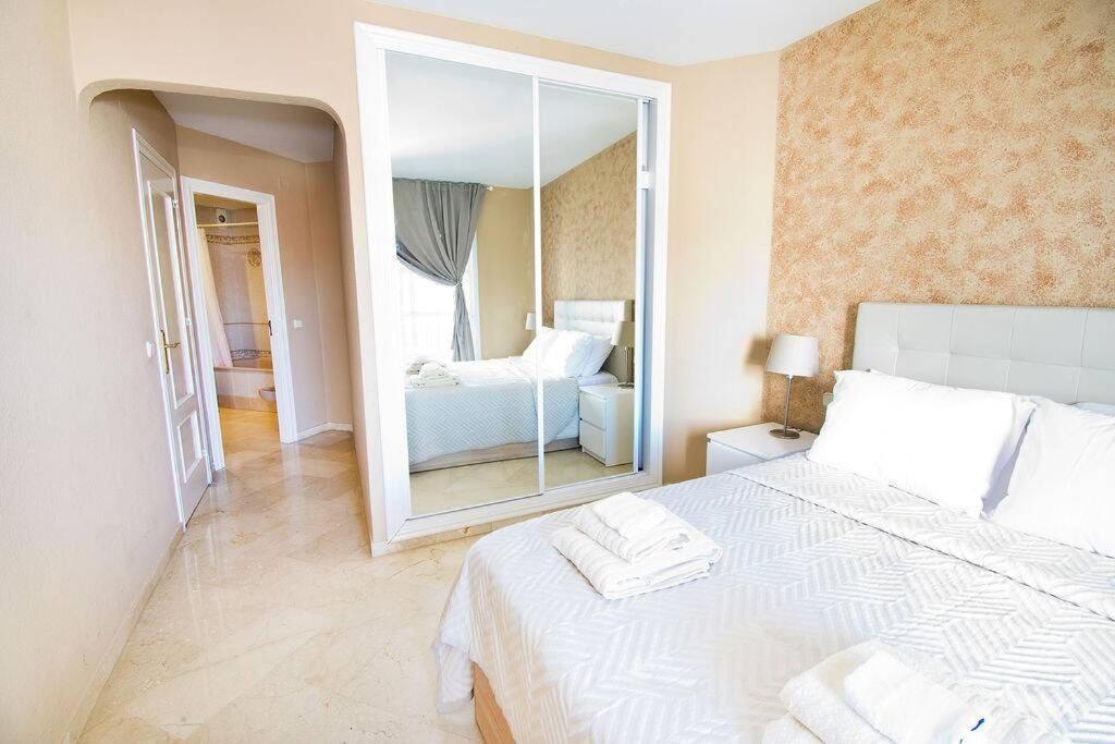 Spectacular Apartment In Matchroom Country Club Фуeнхирола Екстериор снимка