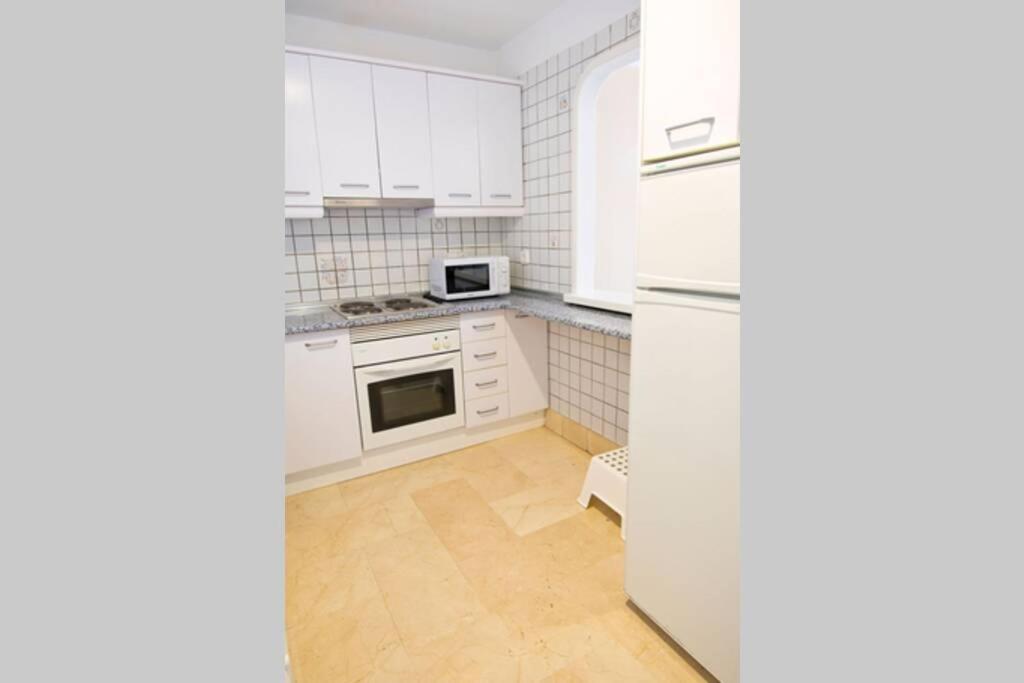 Spectacular Apartment In Matchroom Country Club Фуeнхирола Екстериор снимка