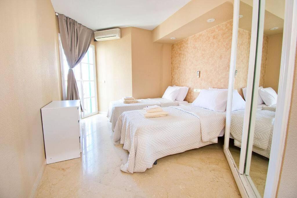 Spectacular Apartment In Matchroom Country Club Фуeнхирола Екстериор снимка